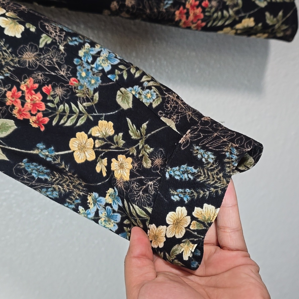 J Jill Floral Black Women's Top - Picture 5 of 8